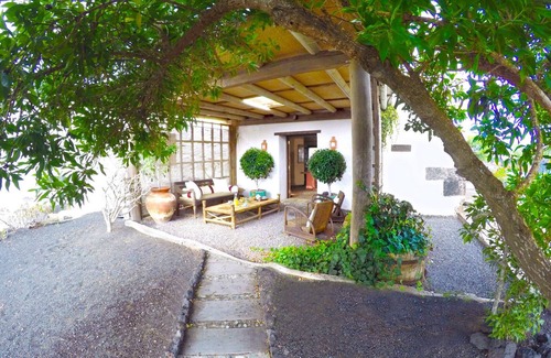San Bartolome Villa | Two Bedroom villa , Unique, cozy, private garden, warm, family type