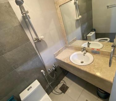 Al Aziziyah Apartment | Two-bedroom with a hall 113 شقة غرفتين وصاله
