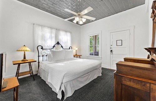 Comfort Hotel | Two Bedrooms with One King and One Full Bed, microwave and mini fridge