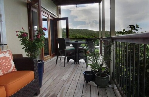 Estate Pastory Apartment | Two Birds - Condo w/pool close to town!