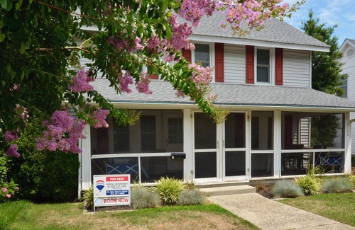 South Rehoboth House | Two Blocks from the Beach Pet Friendly 4BR Parking