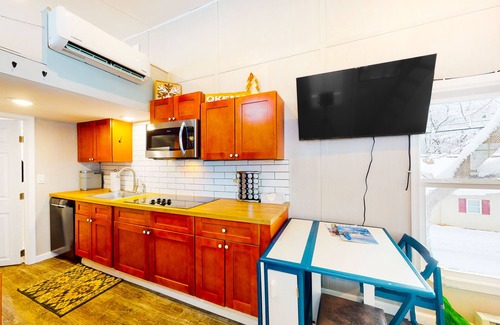 Ludlow Apartment | Two cozy tiny homes with a private hot tub, large deck, grill, AC - dog friendly