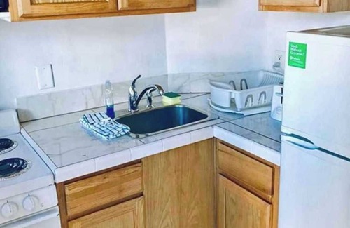 Survey Creek Hotel | Two double bed studio with full kitchen on 2nd floor .