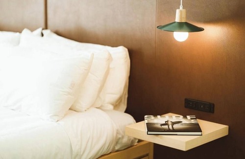 San Jacinto Hotel | Two Elegant Double Queen Suite Near Beach – Sand & Sea Luxury Stay