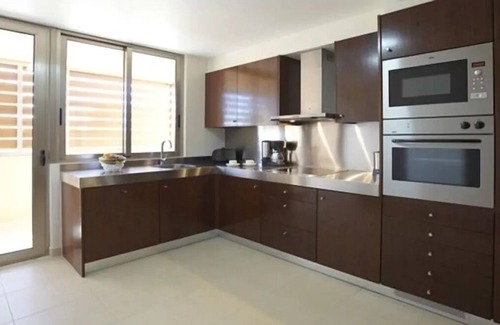 Salgados House | TWO Family-friendly 2BR Villas, Private Pool, Full Kitchen and Pet-friendly!