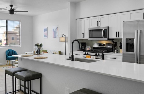 Glendale Sports and Entertainment District Apartment | TWO Glendale CozySuites with Pool 2 & 9