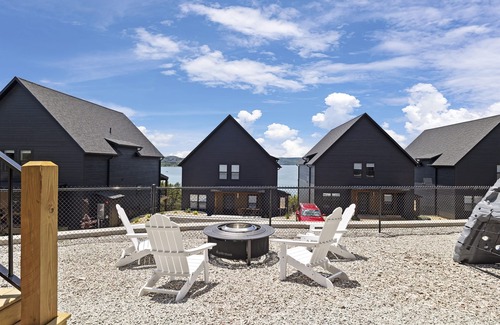 Hollister House | Two homes (sleeping 51) golf simulator, outdoor sauna, hot tub & fire table