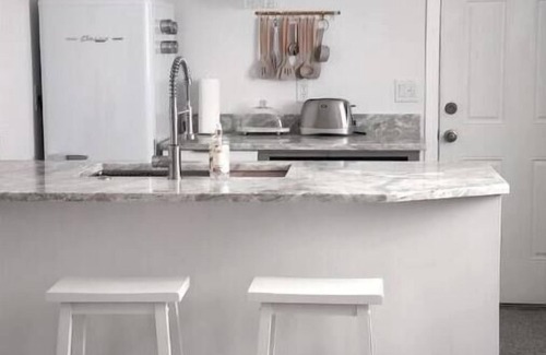Vero Beach Cottage | Two Miles to the Beach, centrally located
