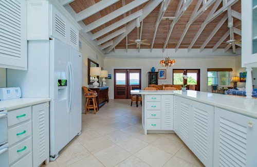 Cotton Valley House | 🌴Two Palms the finest beach front!