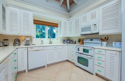 Cotton Valley House | 🌴Two Palms the finest beach front!