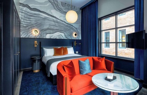 Downtown Nashville Hotel | Two Queen Room at a 4⭐️ Hotel