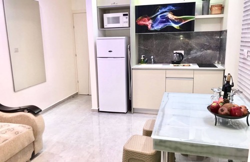 Bat Yam Apartment | Two Rooms Apartment by the Sea