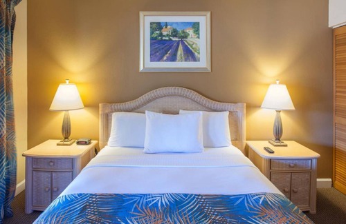 Palm Coast Hotel | Two Serene Accommodations with Full Kitchen, Near Beaches, Pool, Parking!