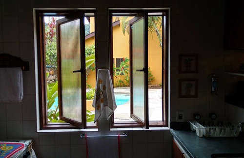 Barra do Sahy House | Two stories house Barra Do Sahy 2 bedrooms, pool, air conditioning, up to 6 people
