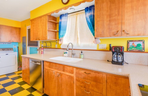 Oceanside House | Two-story beach house with an ocean view, furnished deck, & washer/dryer