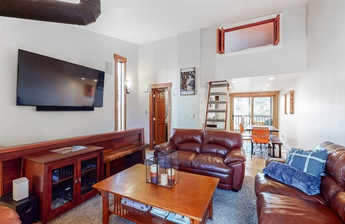 Frisco House | Two-story family-friendly retreat w/mountain views, balcony, gas grill, & more