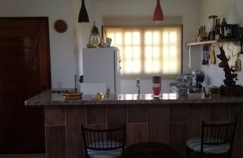Morro do Algodao House | Two-story house in a gated community