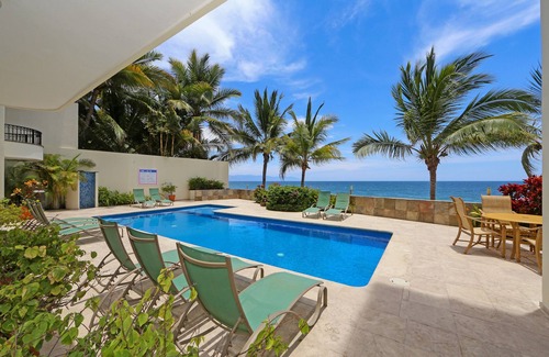 Colonia 5 de Diciembre Condo | ❤️TWO STORY PENTHOUSE/BEACHFRONT/AMAZING SUNSETS/SUN-FILLED POOL/DOWNTOWN