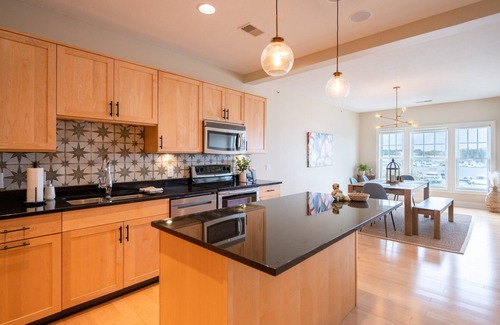 Spring Lake Condo | Two Story Upscale Condo w/Amazing Lake Views
