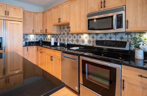 Spring Lake Condo | Two Story Upscale Condo w/Amazing Lake Views