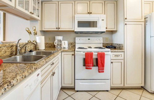 Seabrook Island Villa | Two story villa with views of Cap’n Sam’s Creek and community pool access