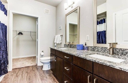 West Congress Apartment | TWO Stylish SoCo CozySuites w/ 2 Pools!