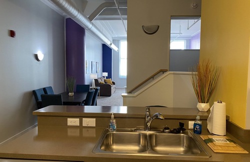 Mile Square Apartment | Two Suite Gem 💎 King Beds 🔗Convention Center