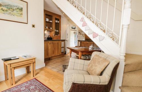 Ambleside House | Two Tweenways