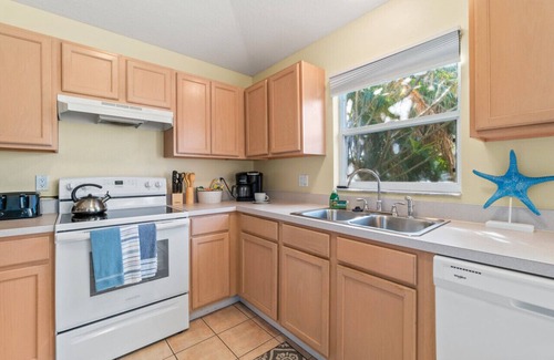 Indialantic House | Two Unit Beach Themed Duplex - Walk to the Beach - 6/4
