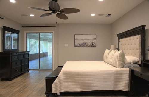 Los Fresnos House | Two Waterfront Homes in One!