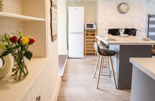 Cwmtirmynach House | TY CIPAR, family friendly, character holiday cottage in Bala