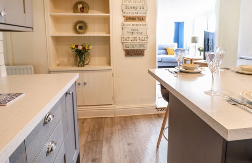 Cwmtirmynach House | TY CIPAR, family friendly, character holiday cottage in Bala