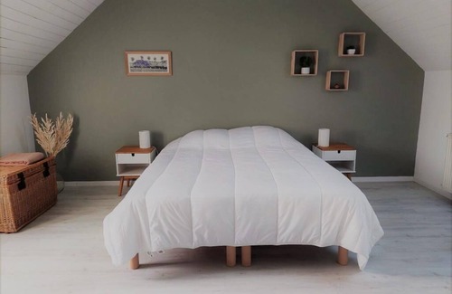 Fouesnant Bed & Breakfast | Ty Moutik: walk to the beaches and village
