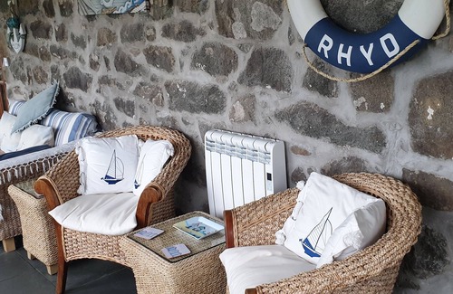 Garn Fadryn Cottage | Ty'n Rhyd. Peaceful, Private and Spacious Character Cottage Near Aberdaron