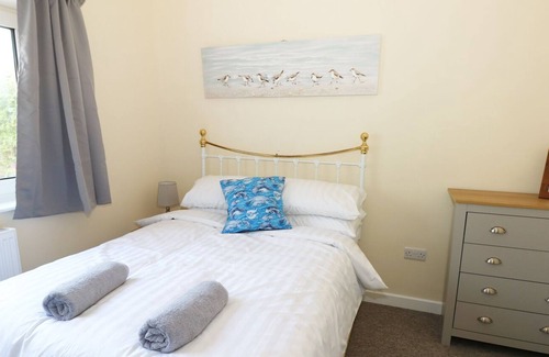 Pendine Cottage | TY'R ARDD, pet friendly, luxury holiday cottage in Pendine
