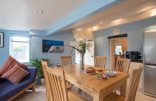 Rhosneigr Cottage | Tyn Lon: Traditional Anglesey holiday cottage, 4 guests