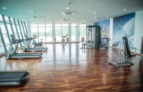 Seri Kembangan Apartment | TypeD-Amerin-5Bedroom-10pax-Pool-C180-UPM-KL