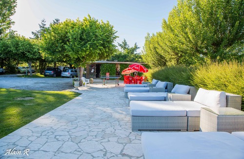 Sarrecave House | Typical 5/7pers house in the countryside with swimming pool and fishing lake