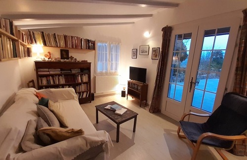 Saint-Pee-sur-Nivelle House | Typical Basque house with swimming pool near sea, lake and mountain