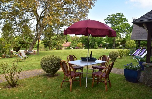 Saint-Sauveur-Lendelin House | Typical Norman farmhouse with free WiFi, a short drive from the coast