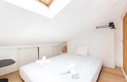 Quartier de l'Ecole-Militaire Apartment | Typical Parisian#amazing View#effeiltower#paris 7