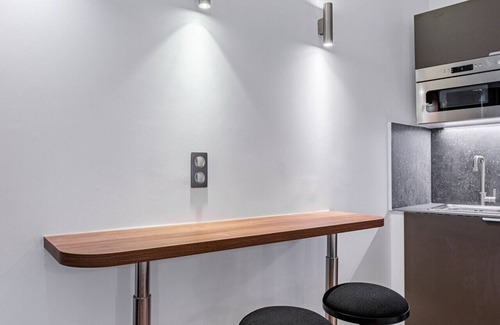 Quartier de la Roquette Apartment | Typical Parisian Apartment in Le Marais#4 pers