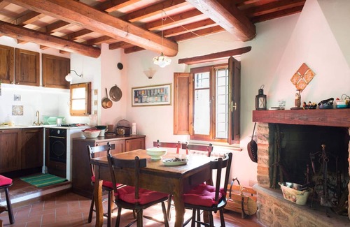 Saturnana House | Typical Tuscan house in the hills, in a small medieval village