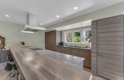 Vail Apartment | Tyrolean Penthouse in Vail Village - amenities access, walk to everything! Available for NYE!