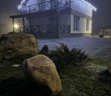 Mykulychyn House | U Anastasii i Sofii bilya richki