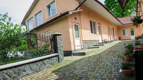 Polyana House | U Eli