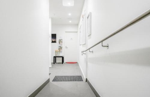 Brunswick West Apartment | U101 Brunswick Living First Floor Balcony Close to APT and CBD Free Wifi Tram at Doorstep