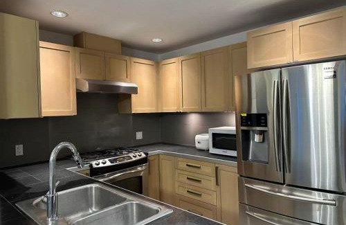 Vancouver Apartment | UBC Comfortable and Quiet 3 bedrooms apartment