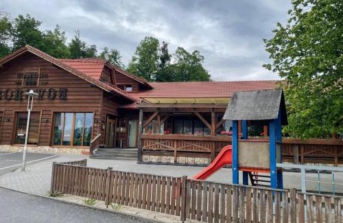 Malenovice House | Ubytování pod Borovou