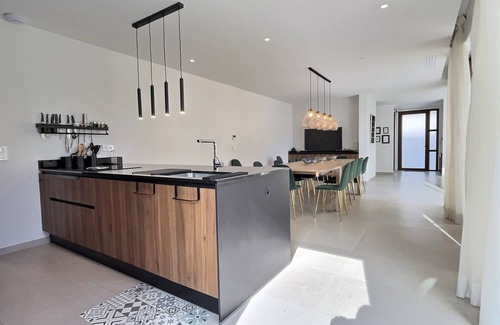 Saint-Raphael House | UCCELLI LE LUXE Heated swimming pool: